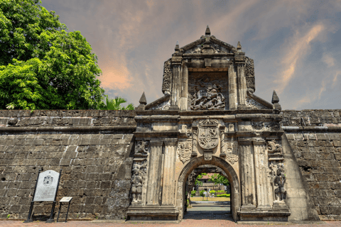 MANILLE : PROMENADE HISTORIQUE EN KALESA À INTRAMUROSVISITE DE KALESA UNIQUEMENT