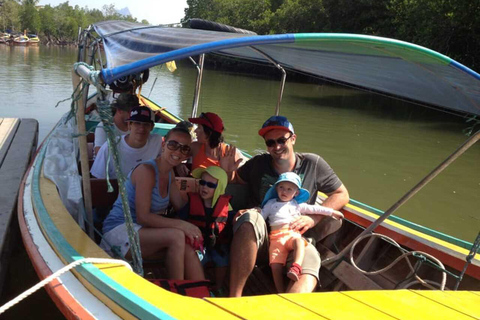 Khao Lak : baie de Phang Nga et île James Bond en bateau à longue queueVisite partagée