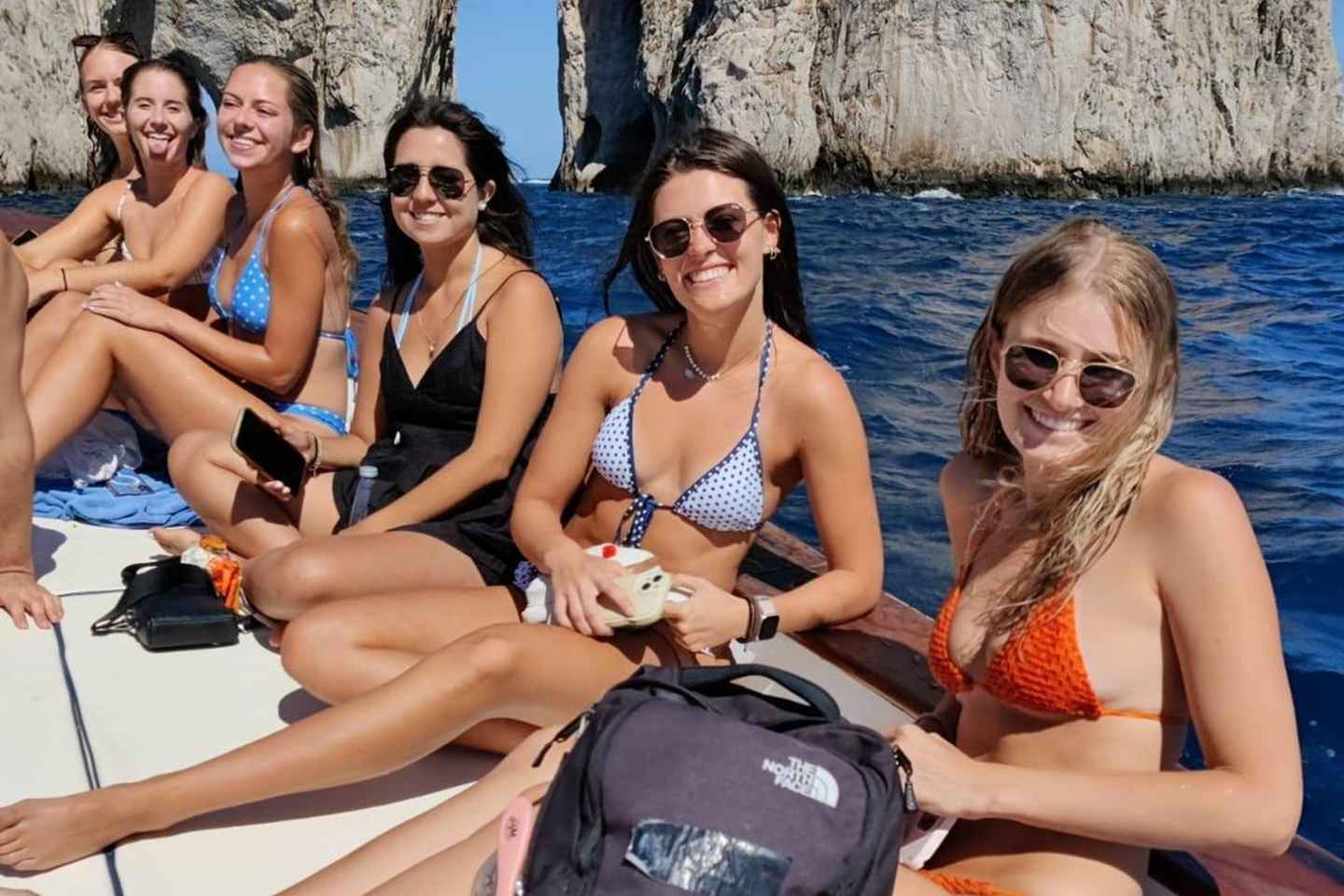 Capri: Scenic Boat Tour with Swimming, Limoncello & Snack