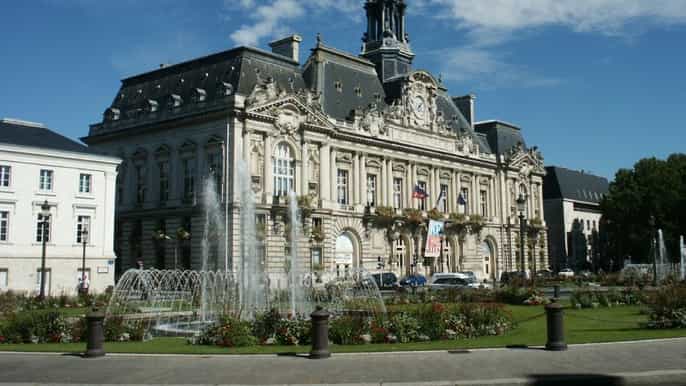 private walking tour of tours historical center