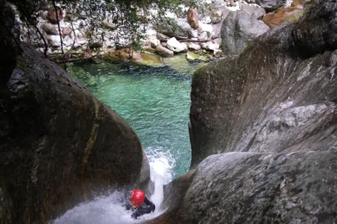 Toscane : excursion d'une journée pour découvrir le canyoning
