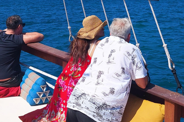 Phuket: Dagtrip met lunch per traditionele boot