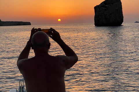 Sunset Boat Tour: Northern Ibiza from Santa Eulalia Sunset Boat Tour: North Ibiza from Santa Eulalia
