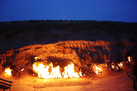 Baku: Gobustan, i vulcani di fango, il tempio del fuoco e le fiamme ...