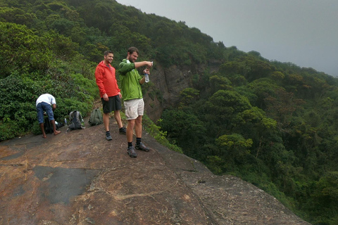 Knuckles Mountain Watervallen Luipaardpad Trek vanuit Kandy