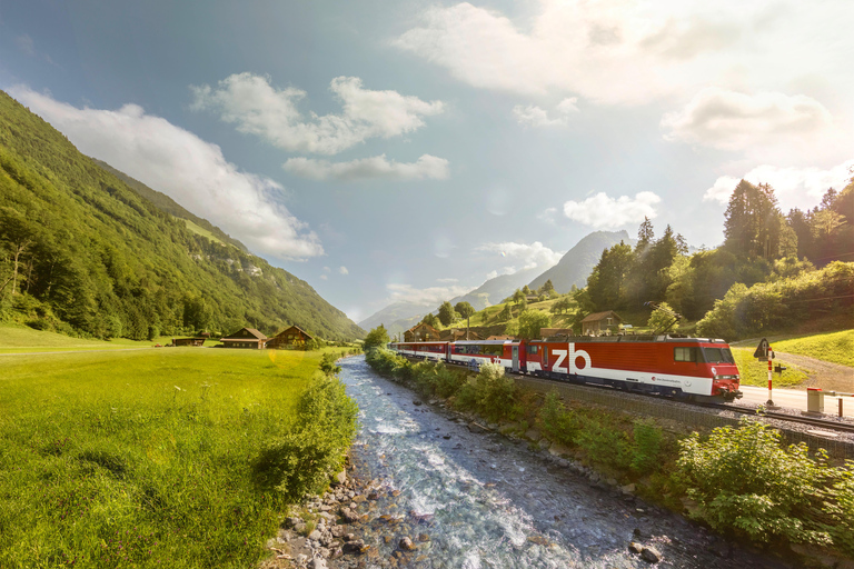 Svizzera: Carta a metà prezzo per treni, autobus e battelli