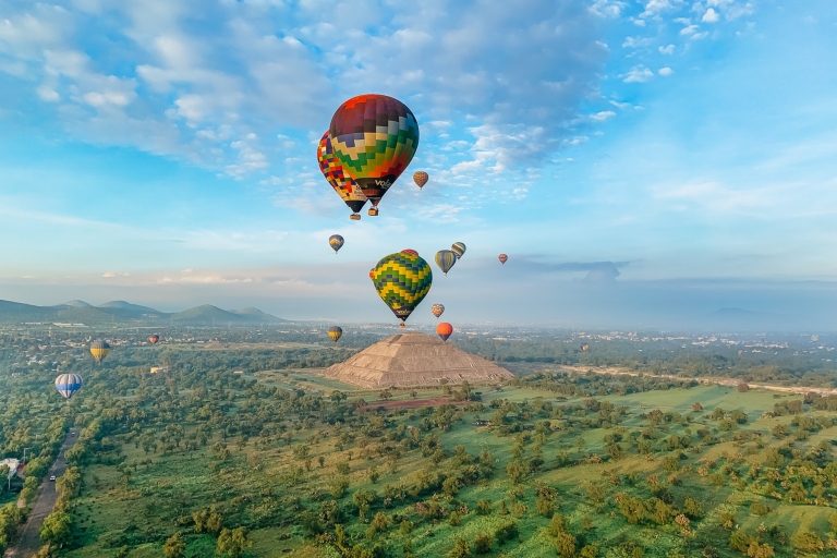 De Mexico: vol et petit-déjeuner en montgolfière à TeotihuacanVol en montgolfière au-dessus de Teotihuacan