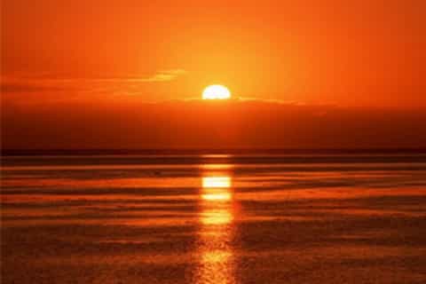 croisière au coucher du soleil sur la côte dazur