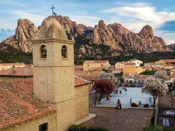 Half-day guided tour of Costa Smeralda in Italy