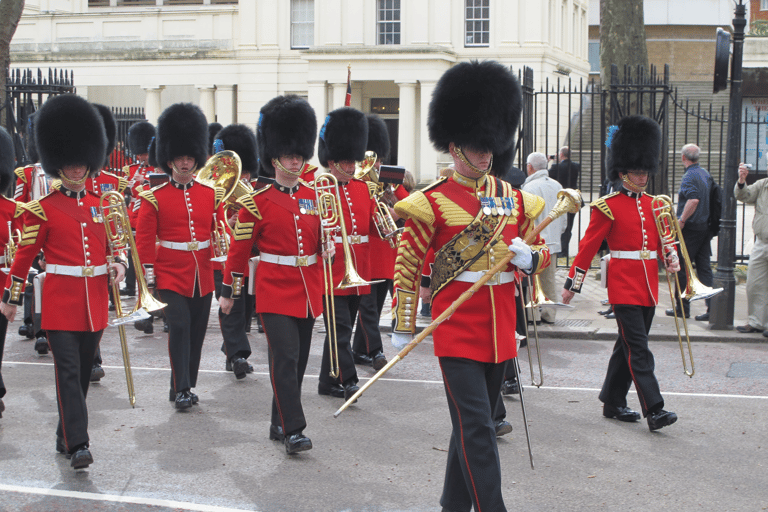 Grand London Half-Day Bicycle TourTour in English