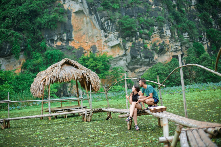 Ninh Binh: Trang An& Hoa Lu hele dag met lunchbuffet, fiets