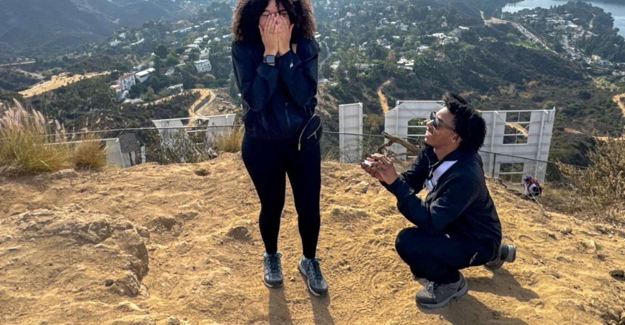 Los Angeles: Front & Back of Hollywood Sign Hike Guided Tour