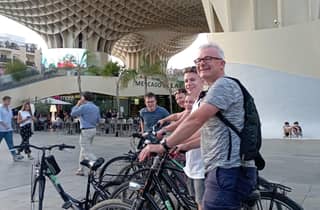 Sevilla: Highlights Bike Tour mit ortskundigem Guide