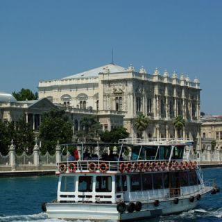 Istanbul Full-Day Tour: Bosphorus Cruise, Palaces and More