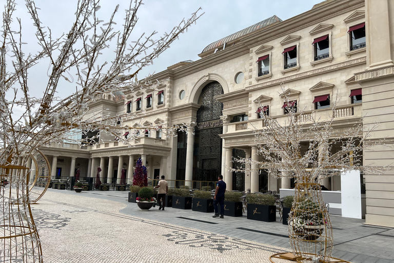 Visite guidée de la ville de Doha avec croisière sur un boutreVisite guidée en espagnol