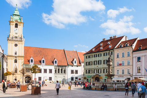 Från Wien: Bratislava &amp; Budapest tur i liten grupp Guidad turPrivat tur