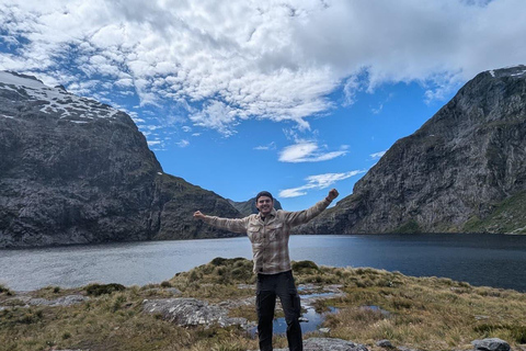 Milford Sound from Te Anau | 70-Min Elite Helicopter Flight