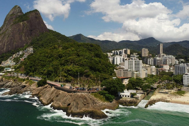 Rio de Janeiro: Morro Dois Irmãos Hike & Vidigal Favela Tour
