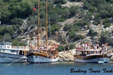 Desde Kusadasi: tour de día completo en barco por el Egeo