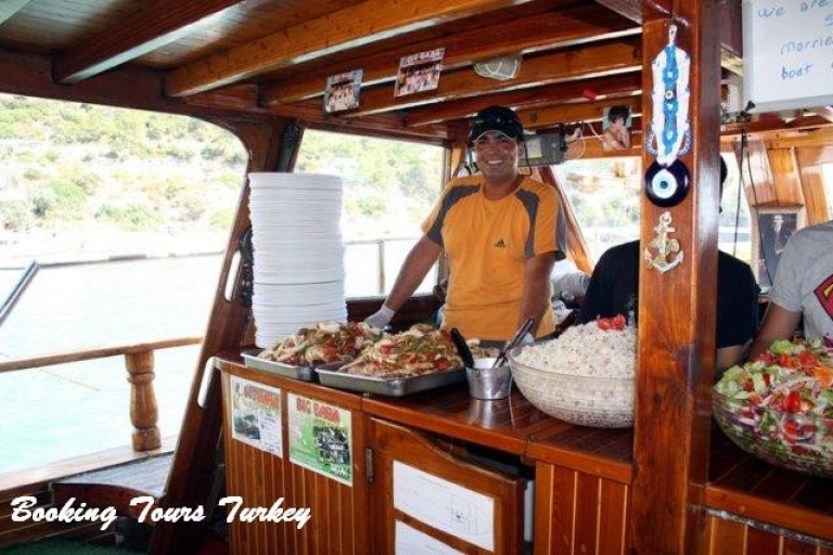 Desde Kusadasi: tour de día completo en barco por el Egeo