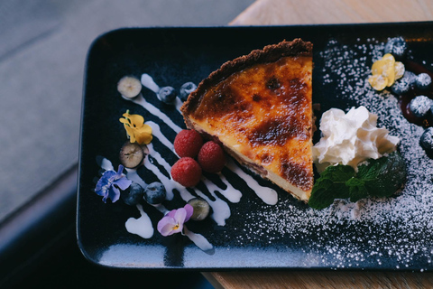 Gdańsk: River Cruise on Motlawa with Meal and Drink Romantic Cruise