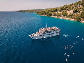 Split: Blue Lagoon, Shipwreck and Šolta with Food and Drinks