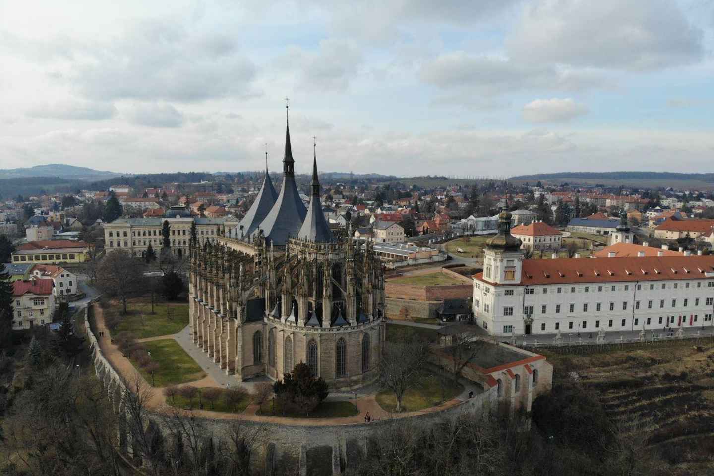 维也纳至布拉格：途经米库洛夫与库特纳霍拉专车接送