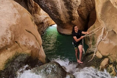 3-Day Oman Adventure: Wadis, Desert Camping & Meals by Guide