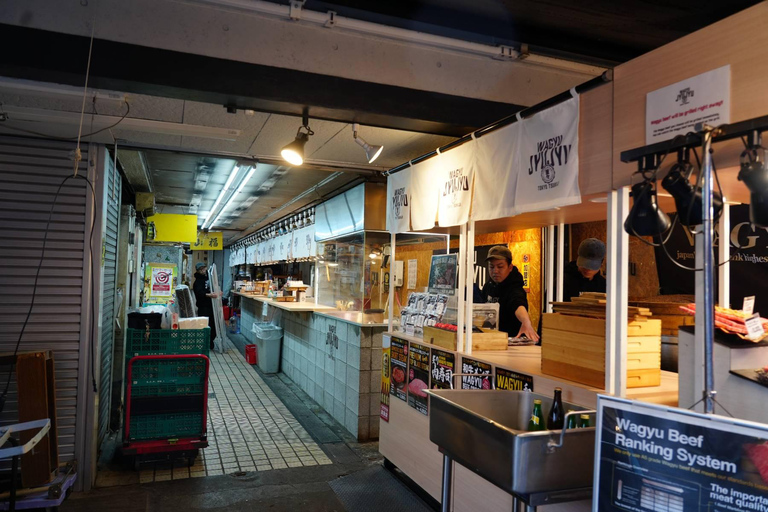 Tokyo: Tsukiji Fish Market Morning Tour with Local