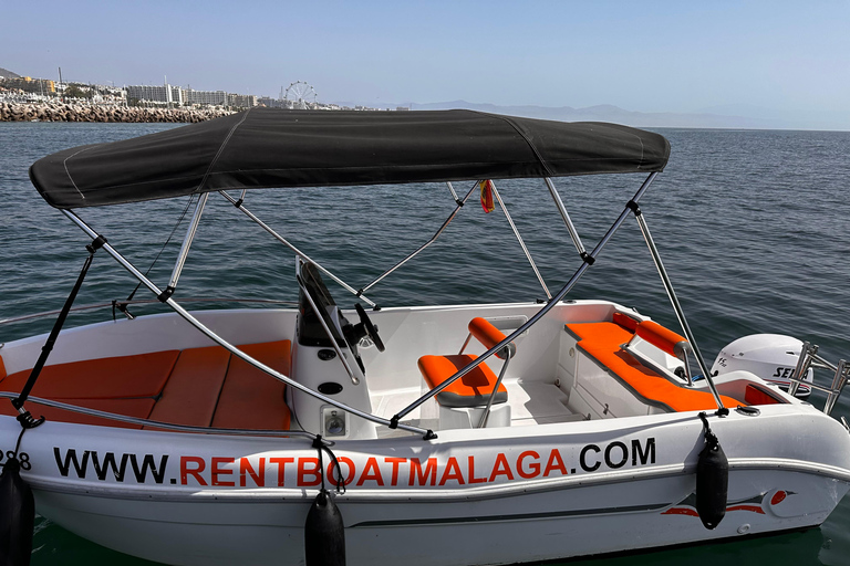 Benalmádena: Boat rentals with no license needed.4 hours rental