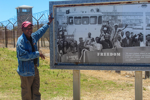 Cape Town: Robben Island Guided Tour, Skip the Ticketing LineLe Cap : visite guidée de Robben Island, sans billet-file