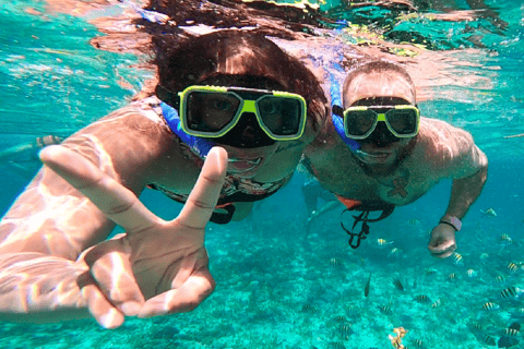 Catamarán y Snorkel en Arrecife de Cancún a Isla Mujeres