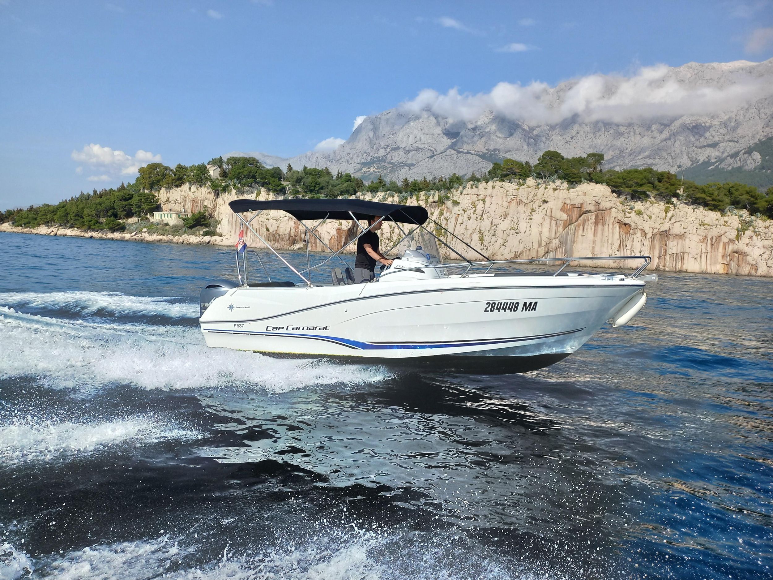 Makarska: Halbtägiges Premium-Schnellboot-Abenteuer