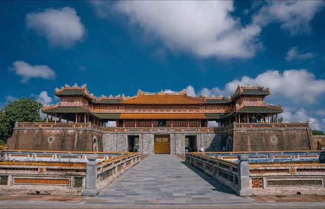 Da Nang to Hue Private Car via Hai Van Pass & Scenic Stops