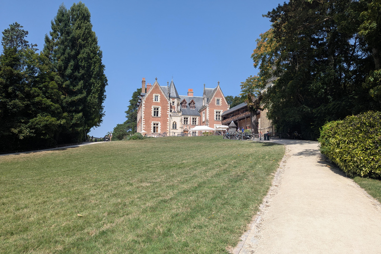 Guided tour of the Château du Clos Lucé, the last home of Leonardo da Vinci Guided tour of the Château du Clos Lucé in French