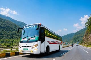 Nacht-Touristenbus: Kathmandu nach Pokhara oder Pokhara nach KTM
