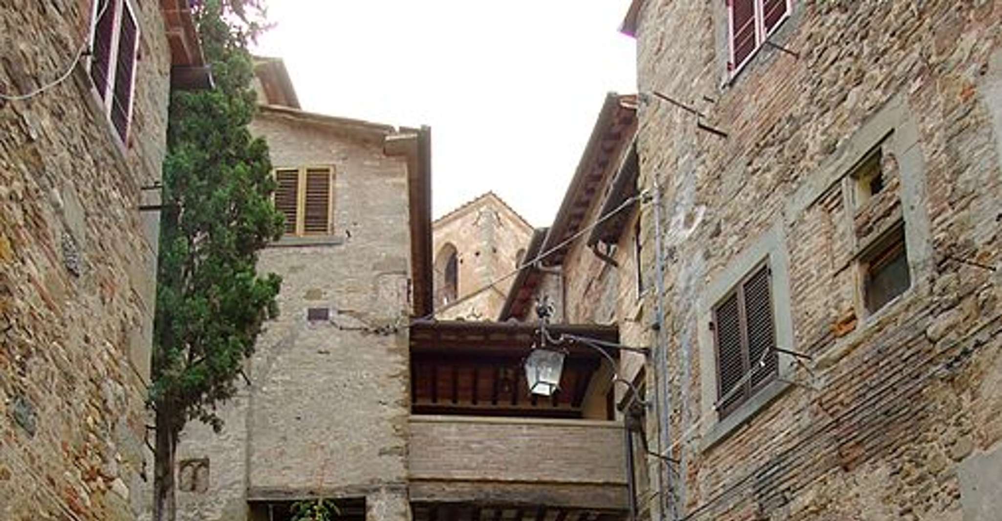Arezzo und Cortona, Ganztagestour von Deluxe Van - Hizvo