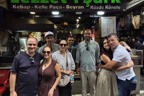 Istanbul: Evening Street Food Tour with Guide