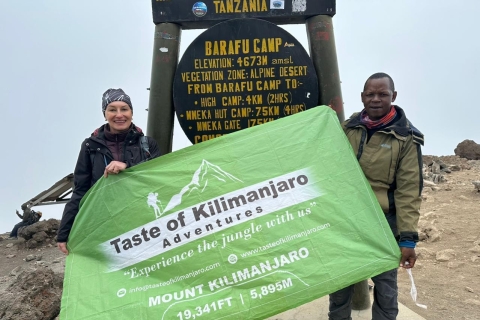 Trekking de 8 días al Monte Kilimanjaro por la Ruta Lemosho