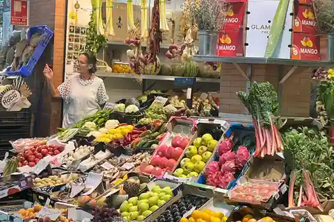 Seville: Secret Food Tour with Tapas and Drinks