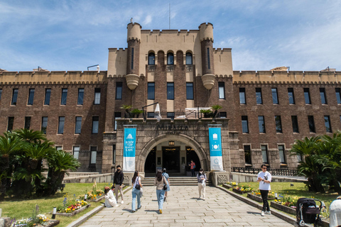 Osaka: Osaka Castle & Samurai History Walking Tour Small Group Tour with Entrance fee