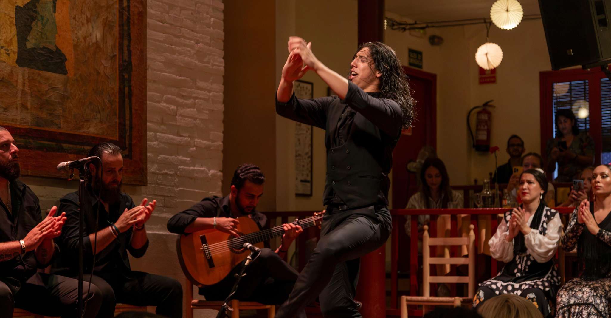 Barcelona: Flamenco Show with Dinner at Tablao de Carmen