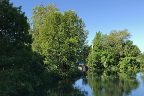 Guided bike tours of the Marais Poitevin, the premier marshland on the west coast. Guided bike tours in the Marais Poitevin, the 1st marsh on the west coast.