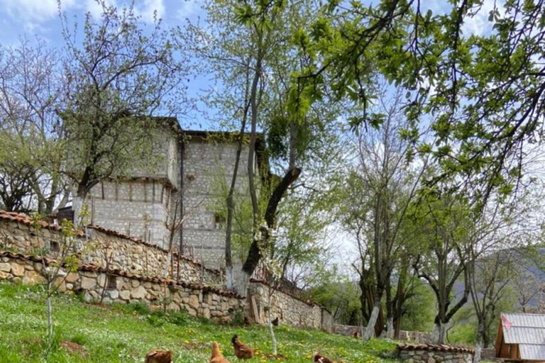 Escursione e scoperta di Kulla Hupi : Giornata agrituristica da Tirana