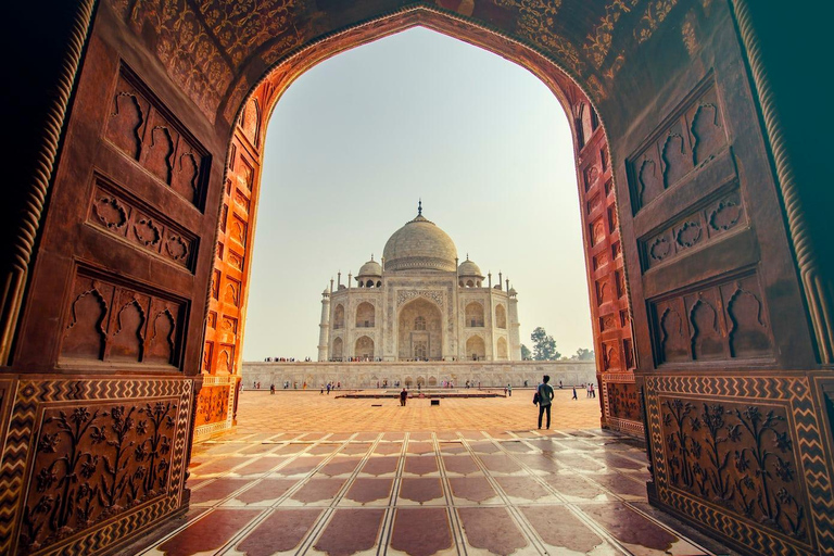 Ab Delhi: Private geführte Tour am selben Tag/Sonnenaufgang in AgraPrivate geführte Sonnenaufgang/Samstag Tour Agra von Delhi aus Auto