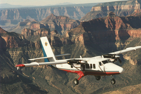 Las Vegas : Vol au Grand Canyon avec entrée optionnelle au SkywalkCircuit standard