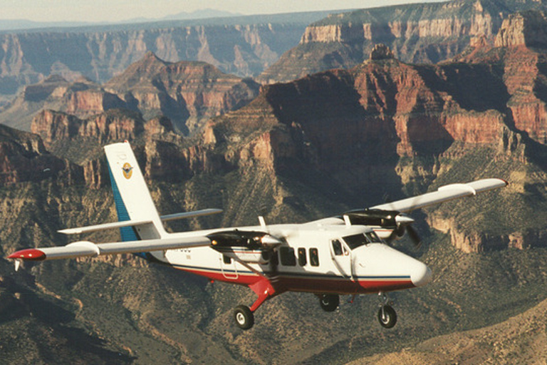 Las Vegas : Vol au Grand Canyon avec entrée optionnelle au SkywalkCircuit standard