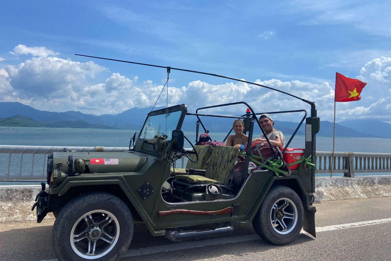 Da Nang: Esplora il passo di Hai Van con la jeep dell&#039;esercito americano