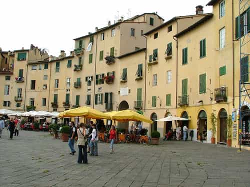 halfday tour to lucca from florence