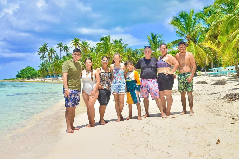 Saona Island: Speedboat + Catamaran Day Trip with Lunch